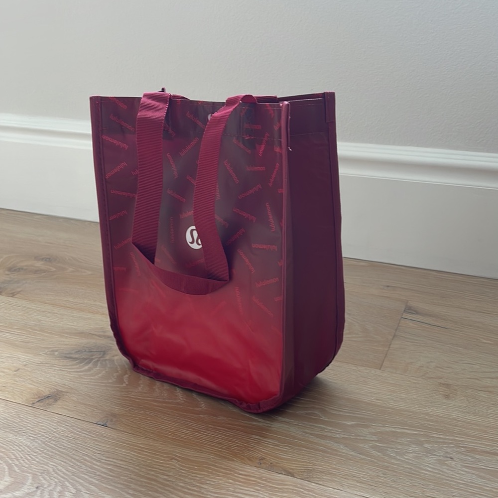 SMALL LULULEMON SHOPPING BAG RED - Picture 2 of 2